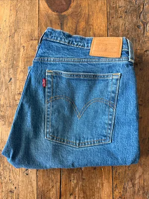 Levis 501 Wedgie Straight Button Fly Premium Denim Jeans 28' Inseam Size 32 thumbnail 2
