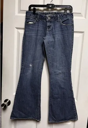 American Eagle Women Blue‎ Medium Wash Low Rise Wide Leg Flare Jeans Size 4? thumbnail 1