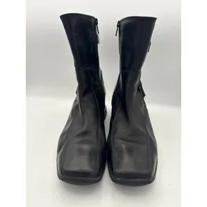 Women’s Clark’s Size 9.5 Black Leather Calf Flat Boots thumbnail 2