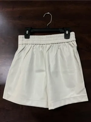 Mittoshop Faux leather white shorts with pockets NWT thumbnail 3