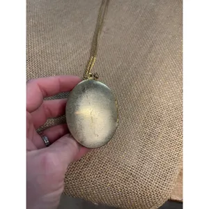 Vintage Art Deco Gold-Tone Oval Locket Necklace With Painted Lady Portrait thumbnail 9