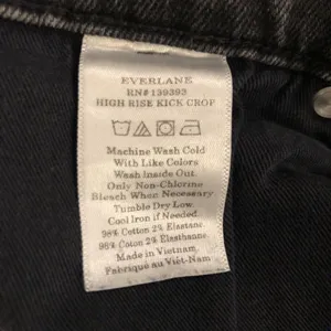 Everlane Women's High Rise Kick Crop Jeans Black Size 28 thumbnail 8