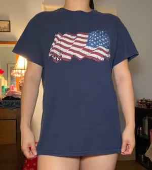 Gildan tshirt thumbnail 1