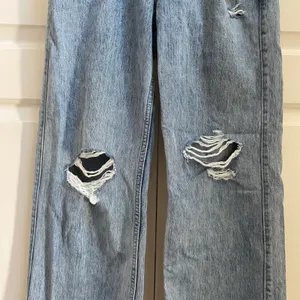 Hollister Low Rise Baggy Wide Leg Jeans Women 2R Light Wash Distressed Y2K Style thumbnail 5