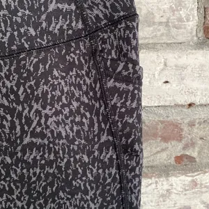 All in Motion Black and Gray Animal Print Workout Leggings Size XS thumbnail 4