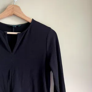 Lauren‎ Ralph Lauren black long sleeved v-neck blouse women's size S soft drape thumbnail 2