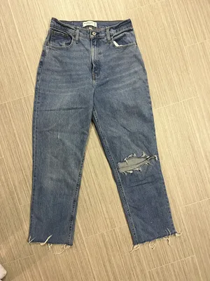 Abercrombie Curve Love the 90’s Straight Ultra High Rise Jeans thumbnail 1