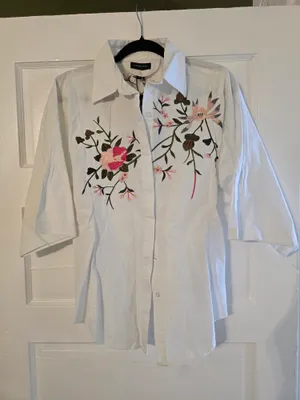 100 % Cotton Casual White Embroidered Floral Button thumbnail 1