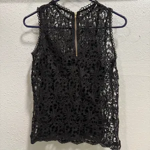 Maurices Womens XS‎ Black Floral Crochet Lace Sleeveless High Neck Zipper Top thumbnail 2