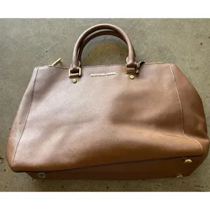 Vintage Michael Kors Women’s Handbag Bag Brown Gold Saffiano Leather Tote thumbnail 4