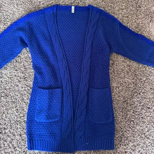 Blue knit sweater Size M thumbnail 1