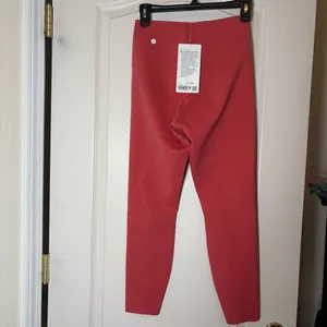 lululemon Glow Up High-Rise Tight 25" NWT SZ 8 Sold Out Color: DTRE (Desert Red) thumbnail 2