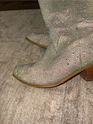 Bedazzled cowboy boots Size 8 thumbnail 5