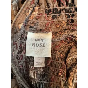 Knox Rose Floral Ruffle Smocked Yoke Top Taupe Black Floral Velvet Romantic Sz L thumbnail 6