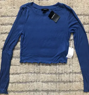 Forever 21 NWT Blue Lettuce Edge Crop Top thumbnail 2