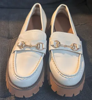 Cushionare Chic Cream Loafers with Gold Accent thumbnail 1