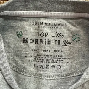 Men’s Small Denim And Flowers St. Patrick’s Day Irish Gray T-shirt thumbnail 4