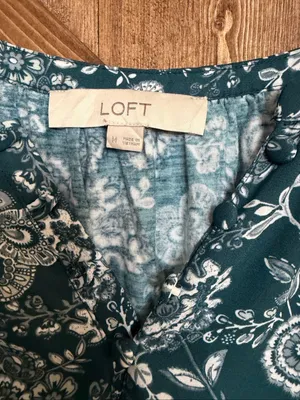 LOFT Women’s Medium Teal White Floral Paisley Sleeveless Split Neck Blouse(9354) thumbnail 2