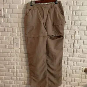 The North Face women's. Convertible Pants Beige Cargo Shorts Hiking Outdoor thumbnail 9