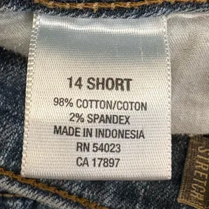 Old Navy Women’s Curvy Bootcut Stretch Slight Distressed Pocket Jeans | 14Short thumbnail 8