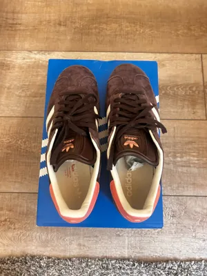 Adidas Gazelle Sneakers Suede Pink size 7.5 only worn a couple times like new condition thumbnail 3