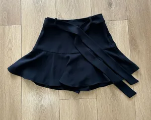 Zara Black Ruffle Tie-Waist Mini Skort thumbnail 1