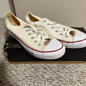 Converse Chuck Taylor All Star Off White Natural Beige Canvas- Size 9.5 Women’s thumbnail 2