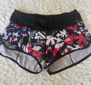 Discontinued Lululemon Speed Up Shorts Size 4 thumbnail 1