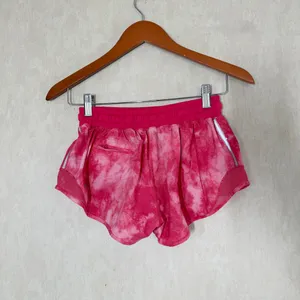 Lululemon Women’s Hotty Hot Short 2.5” in Tidal Trip Boom Juice/Boom Juice 4 thumbnail 5