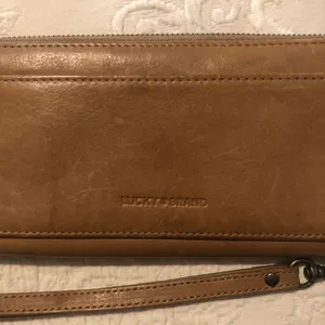 Lucky Brand British Tan Leather Long Zip-Around Wristlet Wallet thumbnail 7