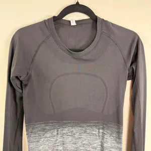 Lululemon Swiftly Tech Long Sleeve Crew Black Gray‎ Ombre Thumbhole Shirt Size 6 thumbnail 5
