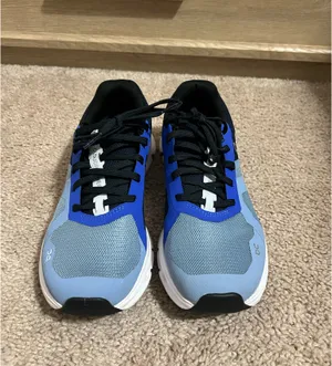 On Cloud Running Shoes Women’s thumbnail 2