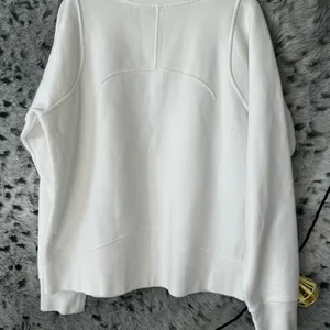 1024. Lululemon Loungeful Crewneck Pullover cream sz ptp 21. No sz tag thumbnail 5