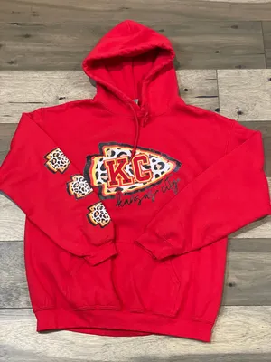 Gildan Hoodie Size M Red NFL Chiefs Logo Cotton Kangaroo Pocket thumbnail 1