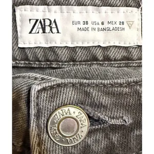Zara‎ Barrel Jeans Women Size 6 Grey Wide Leg High Rise Faded Denim Pants thumbnail 4