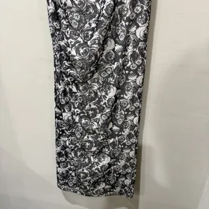 Betsey Johnson sleeveless Midi dress Mock‎ Neck Sleeveless XS Black White Floral thumbnail 6