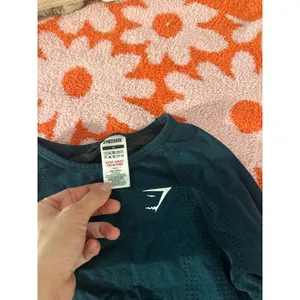 Gymshark cropped long sleeve top thumbnail 3