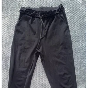 Lululemon‎ Women's Jogger Pants On The Fly Luxtreme Black Size 6 thumbnail 2