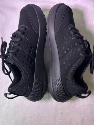 CROCS Men's All-Black Lace-Up Sneaker thumbnail 10