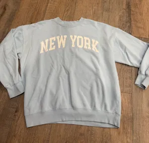 Dry Goods new york crewneck thumbnail 1