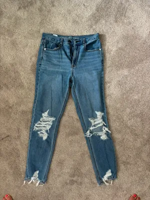 Distressed Mom American Eagle Jeans thumbnail 3