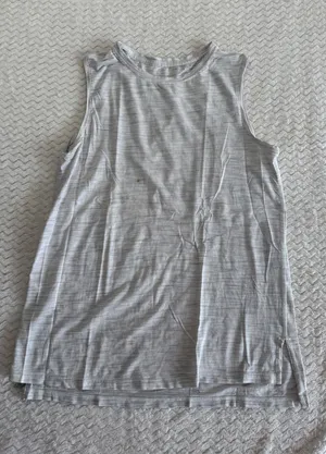 Lululemon Space Dye Heathered Grey Sleeveless Tank Top Side Slits Size 4 flaw thumbnail 1