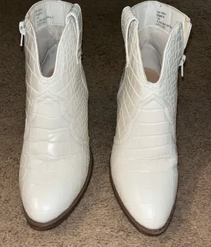 Belk Short white cowboy boots thumbnail 1