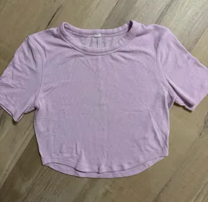 lululemon top thumbnail 1