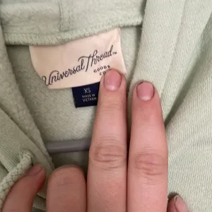 Universal Threads Comfy hoodie thumbnail 4