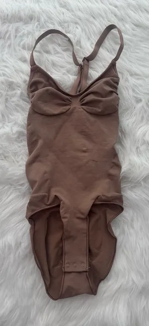 Skims Seamless Sculpt Brief Bodysuit Sienna Size XS thumbnail 1
