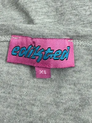 Edikted '80s Babe Appliqué Cotton Crop Tank Top Women’s XS thumbnail 4