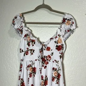 Justify Floral White Dress with Red and‎ Pink Roses M thumbnail 2