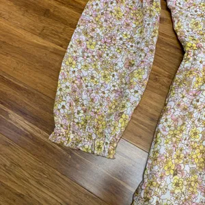 Sincerely Jules Floral Maxi Dress Size‎ Small Long Sleeve Tiered Smocked Back thumbnail 3