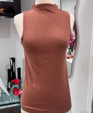 A New Day Mock Neck Ribbed Brown Sleeveless Tank Top thumbnail 2